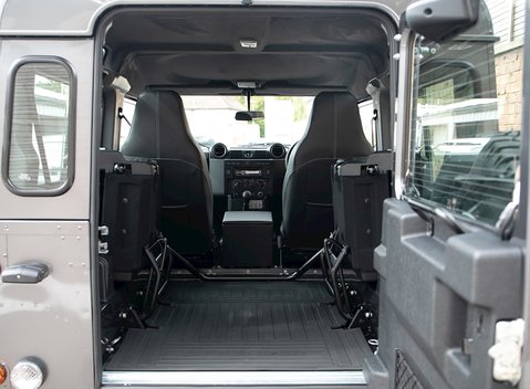 Land Rover Defender 90 TD XS Station Wagon 33