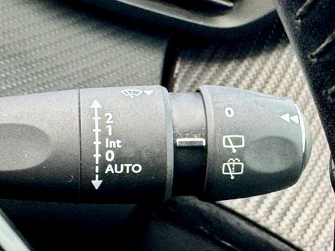 Peugeot 208 PURETECH ALLURE S/S 25