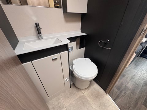 Swift Voyager 594 39