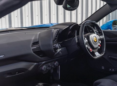 Ferrari 488 Spider 18