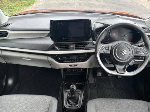 Suzuki Swift 1.2 MHEV Motion Euro 6 (s/s) 5dr 3