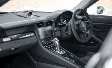 Porsche 911 (991) GT2 RS 14