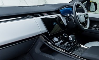 Land Rover Range Rover Sport P530 First Edition 25