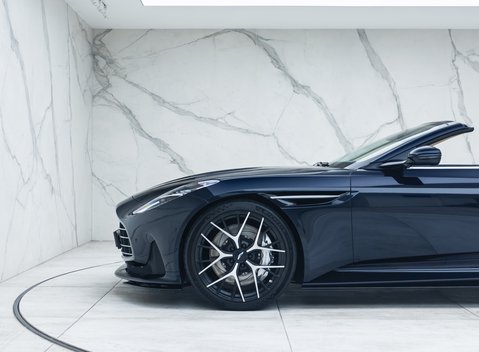 Aston Martin DB12 Volante 35