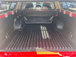 Mitsubishi L200 2.4 L200 Barbarian DI-D Auto 4WD 52