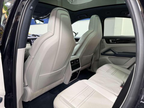 Porsche Cayenne 3.0T V6 Coupe 5dr Petrol TiptronicS 4WD Euro 6 (s/s) (340 ps) 43