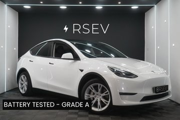 Tesla Model Y LONG RANGE AWD GROK AI Pano Roof Adaptive LEDs Black Interior
