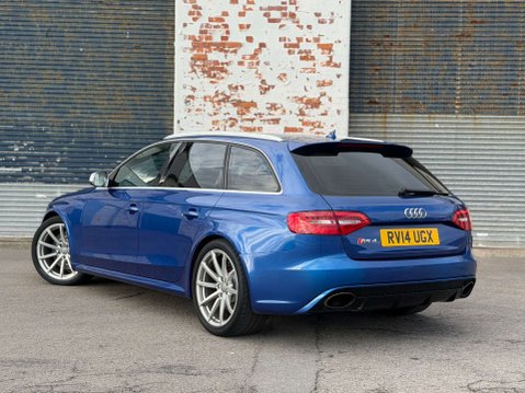 Audi RS4 4.2 FSI V8 Estate 5dr Petrol S Tronic quattro Euro 5 (450 ps) 7