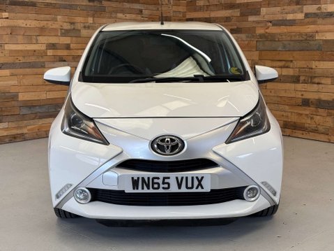 Toyota Aygo 1.0 VVT-i x-pure Hatchback 5dr Petrol Manual Euro 6 (68 ps) 