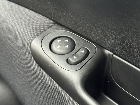 Fiat 500 1.0 Mild Hybrid Red 3dr 31