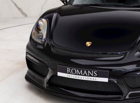 Porsche Cayman GT4 (718) 22