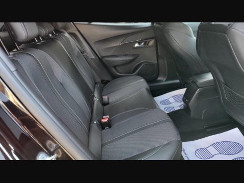 Peugeot 2008 PURETECH EAT8 S/S GT 14