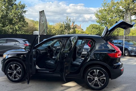 Volvo XC40 B4 INSCRIPTION PRO AWD MHEV - ONE OWNER - PAN ROOF - APPLE CARPLAY  23