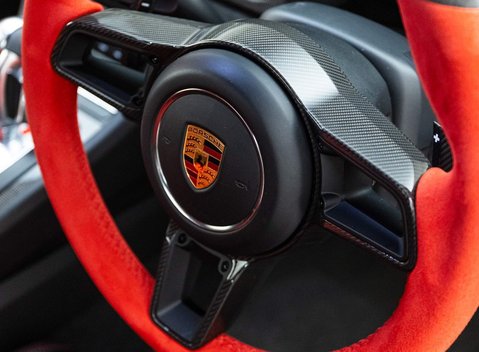 Porsche 911 GT2 RS (991) 6