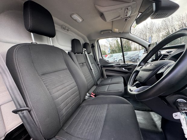Ford Transit Custom AUTO SWB [SOLD KH] L1H1 Limited 320 Air Con Alloys Camera Sensors SELECT 14