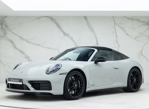 Porsche 911 (992) Targa 4 GTS 8