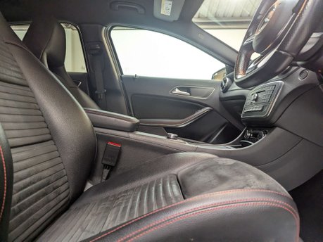 Mercedes-Benz GLA 2.1 GLA 200 D AMG Line Auto 5dr 29