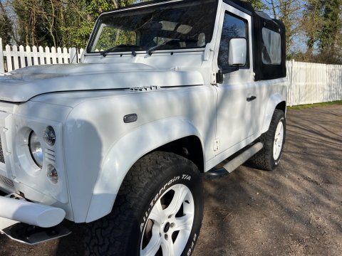 Land Rover Defender 90 TD 24