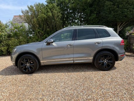 Volkswagen Touareg 3.0 TDI V6 BlueMotion Tech R-Line Tiptronic 4WD Euro 6 (s/s) 5dr 3