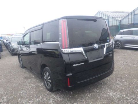 Toyota Esquire Hybrid 1.8 Hybrid Gi Edition 4