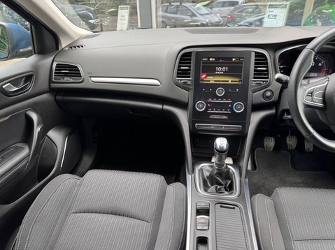 Renault Megane ICONIC TCE 12