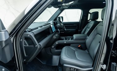 Land Rover Defender 110 V8 P525 15