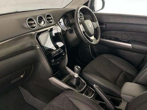 Suzuki Vitara ULTRA BOOSTERJET 9