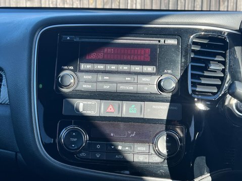 Mitsubishi Outlander DI-D 3 23