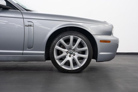 Jaguar XJ 3.0 V6 Sovereign Saloon 4dr Petrol Automatic (249 g/km, 240 bhp) 20