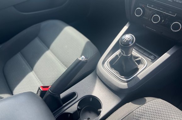 Volkswagen Jetta SE TDI BLUEMOTION TECH £35 ROAD TAX 19