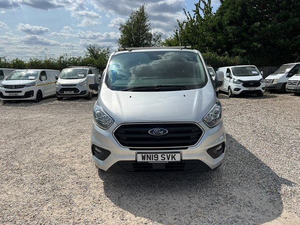 Ford Transit Custom SWB L1H1 Low Roof Limited 300 Air Con Alloys Sensors EURO 6 NO VAT 3