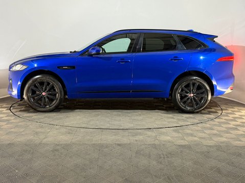 Jaguar F-Pace R-SPORT AWD 5