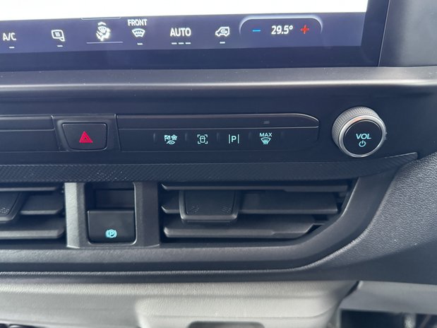Ford Transit Custom Crew Cab AUTO LWB L2H1 Trend 280 Air Con Sport Alloys Camera Sensors SELECT 42