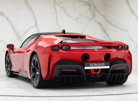 Ferrari SF90 Stradale 3