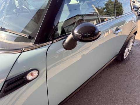 Mini Hatch 1.6 Cooper D Euro 5 (s/s) 3dr 23