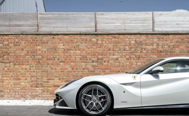Ferrari F12 Berlinetta 22