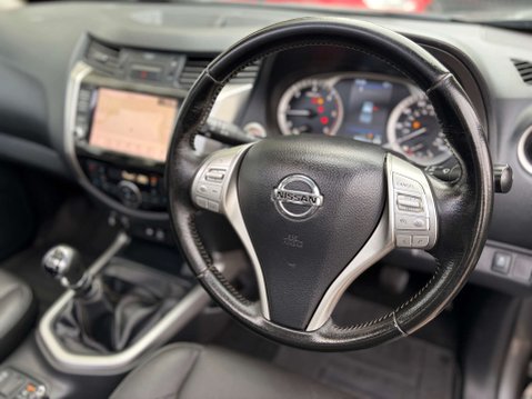 Nissan Navara 2.3 Navara Tekna dCi 4WD 5dr 19