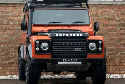 Land Rover Defender 90 Adventure