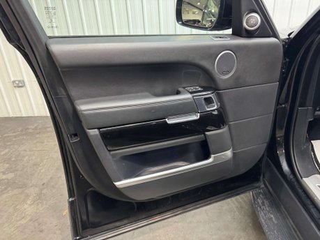Land Rover Range Rover 3.0 Range Rover Autobiography SDV6 HEV Auto 4WD 5dr 57