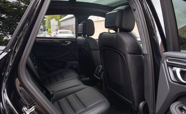 Porsche Macan Turbo 14