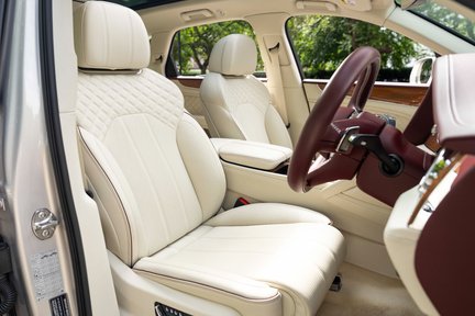 Bentley Bentayga V8 25