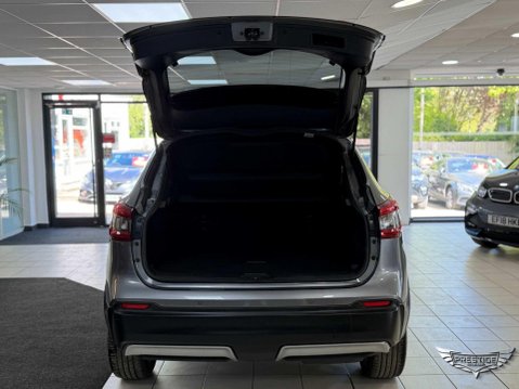 Nissan Qashqai 1.5 dCi N-Connecta Euro 6 (s/s) 5dr 90