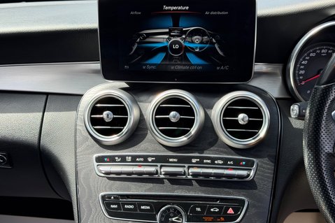 Mercedes-Benz C Class C 250 D AMG LINE PREMIUM PLUS CABRIOLET - 19 INCH ALLOYS - FULL SERVICE HIS 46