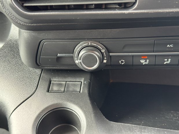 Peugeot Partner SWB L1H1 Low Roof Professional Premium Plus Air Con Sensors EURO 6 31