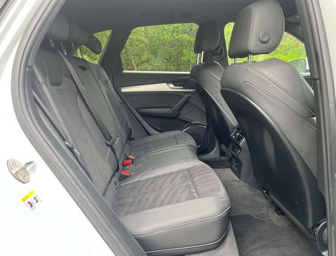 Audi Q5 2.0 Q5 S Line 40 TDI MHEV Quattro Semi-Auto 4WD 5dr 44