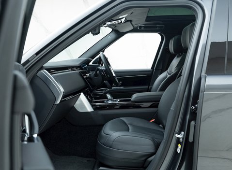 Land Rover Range Rover D350 Autobiography LWB 7 Seater 15