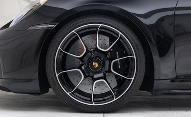 Porsche 911 Turbo S Cabriolet (992) 40