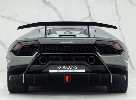 Lamborghini Huracan LP 640-4 PERFORMANTE 5