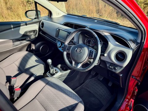 Toyota Yaris VVT-I ICON 14