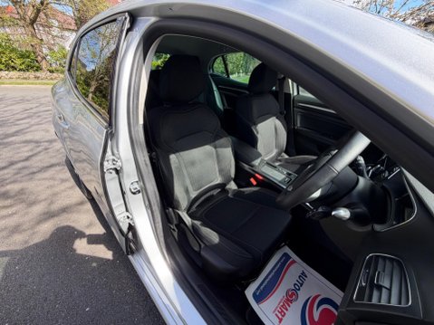Renault Megane 1.3 TCe Iconic EDC Euro 6 (s/s) 5dr 4